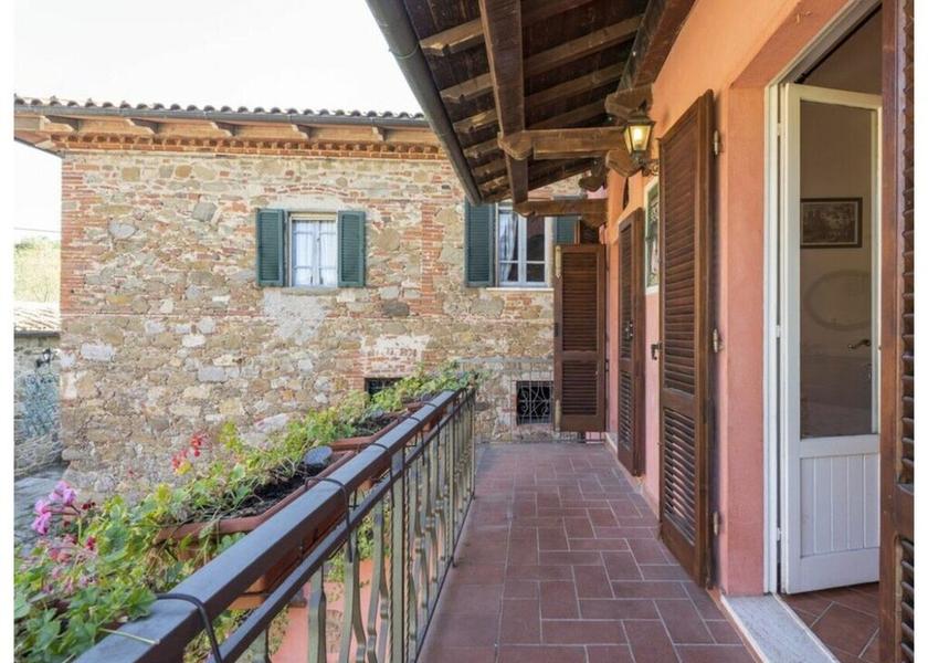 Tuscany Lucignano Exterior Detail