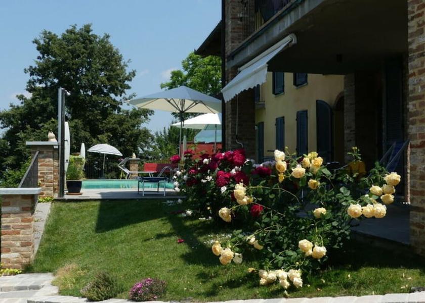 Piedmont Monforte d'Alba Pool