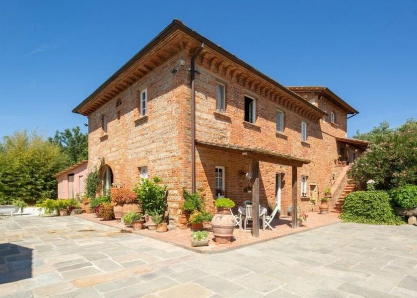 Tuscany Fauglia Exterior Detail