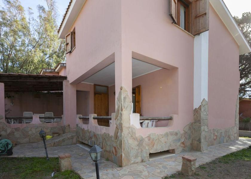 Sardinia Maracalagonis Exterior Detail