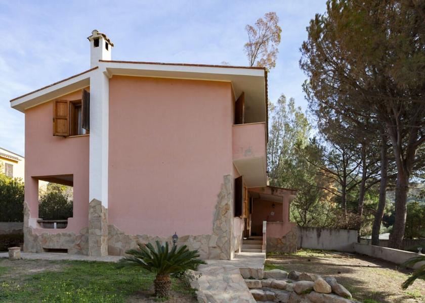 Sardinia Maracalagonis Exterior Detail