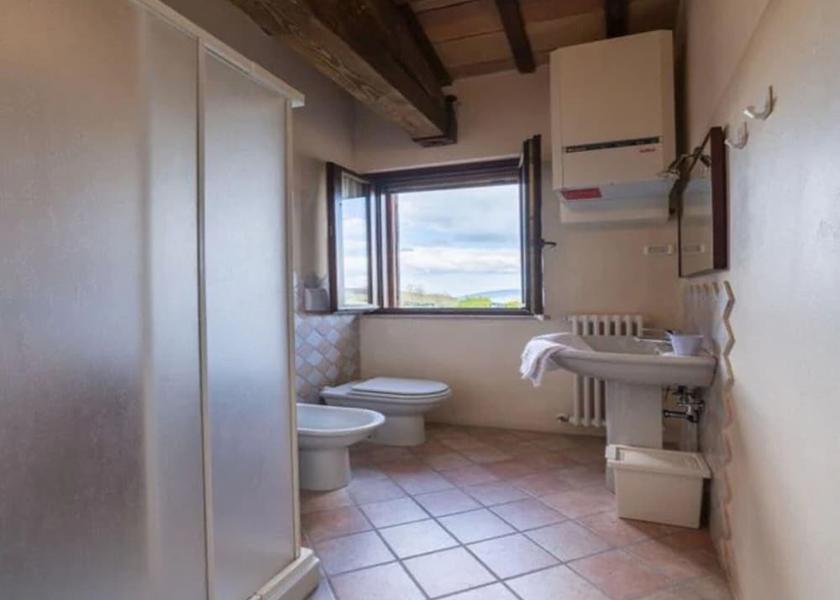 Marche Urbania Bathroom