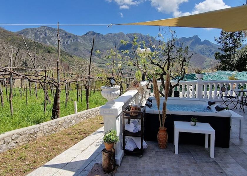 Campania Tramonti Outdoor Dining