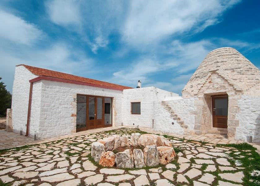 Puglia Noci Exterior Detail