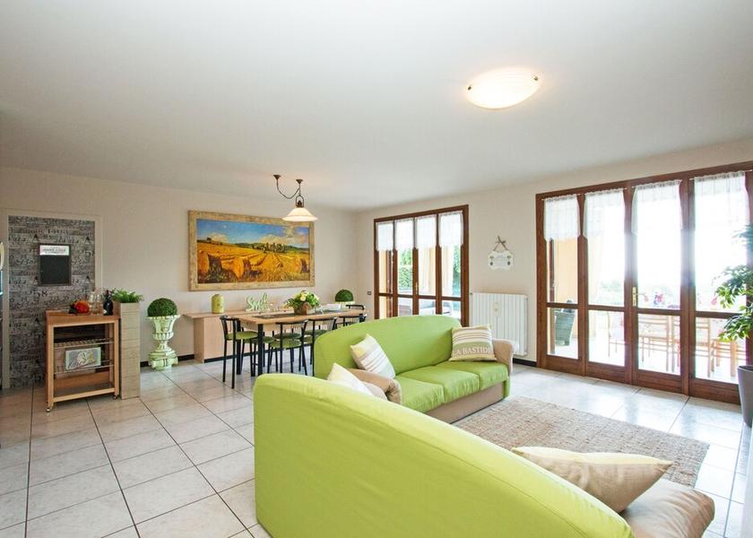 Lombardy Soiano del Lago Living Area
