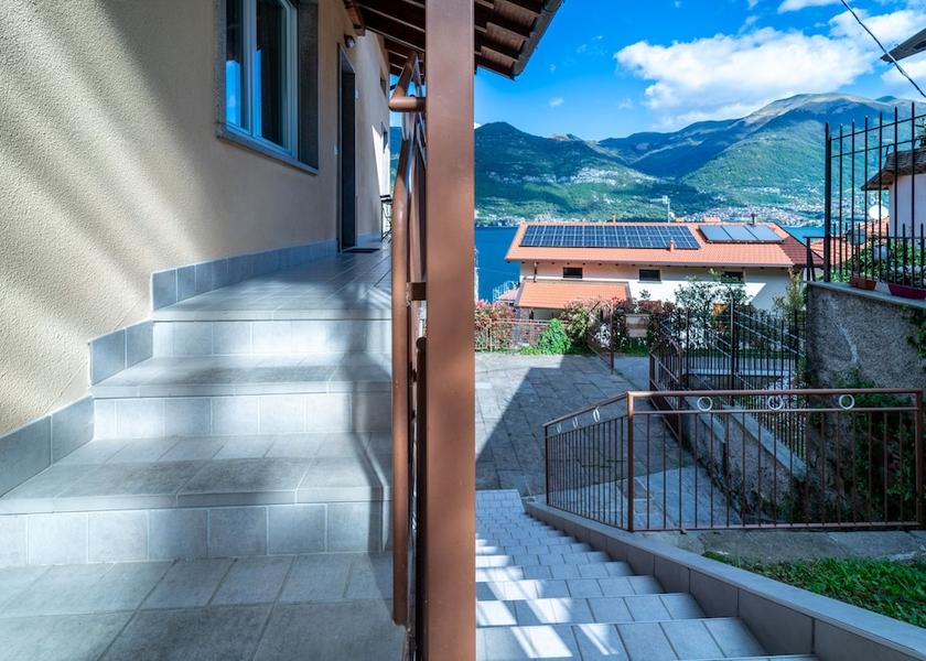 Lombardy Lezzeno Exterior Detail