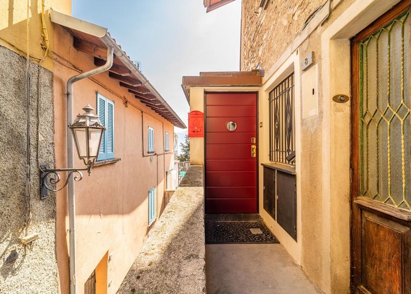 Lombardy Varenna Entrance