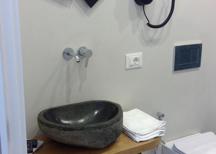 Liguria Portovenere Bathroom