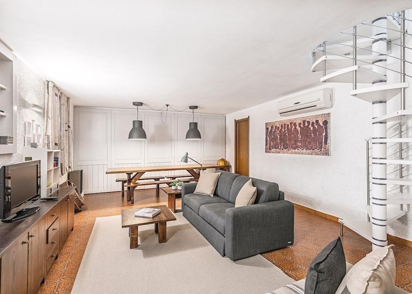 Lombardy Soiano del Lago Living Area