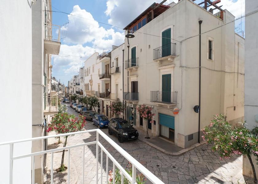 Puglia Castellana Grotte Exterior Detail