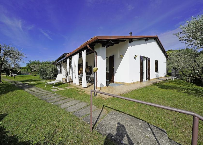 Lombardy Soiano del Lago Exterior Detail