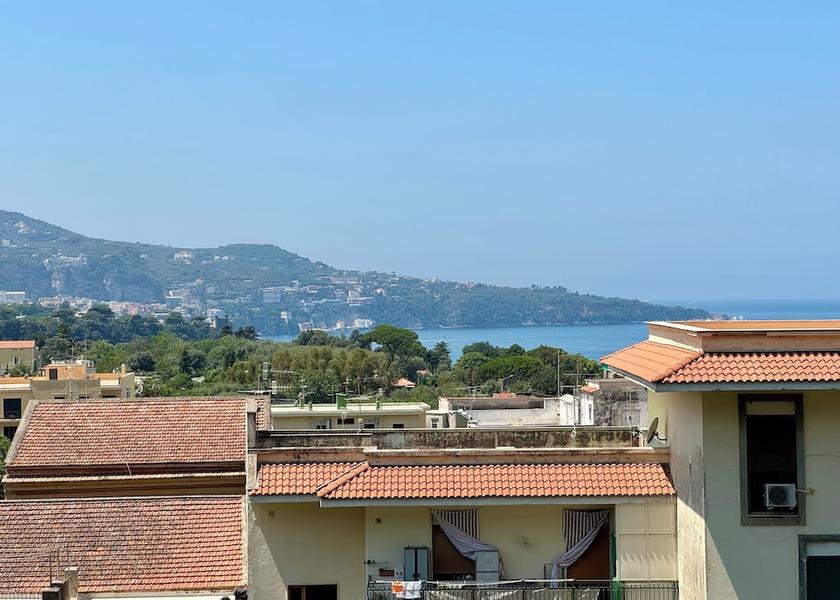 Campania Meta Exterior Detail