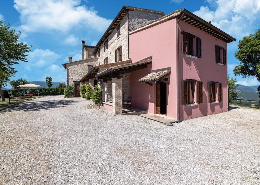 Marche Cagli Exterior Detail