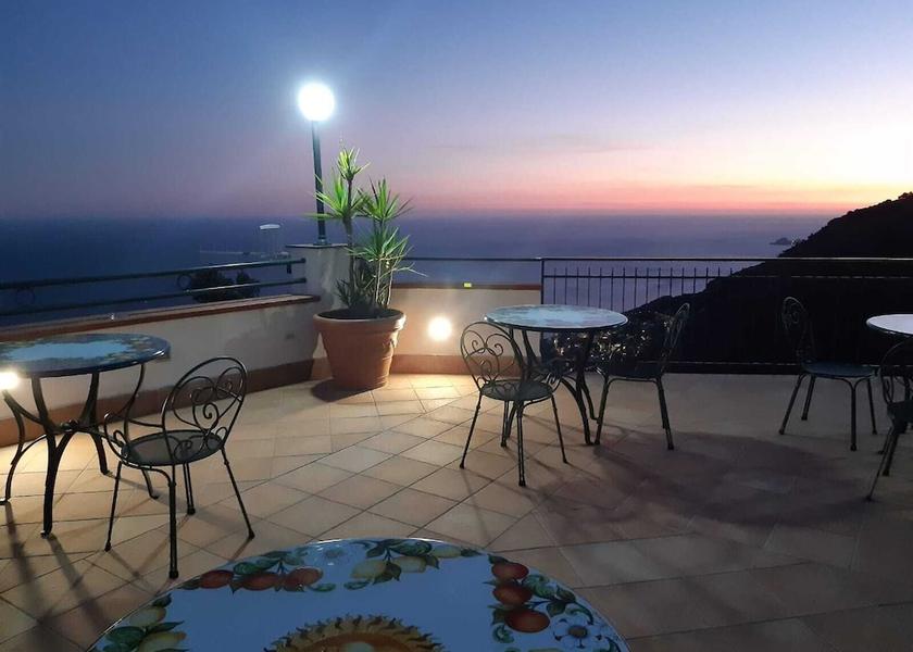 Campania Furore Terrace