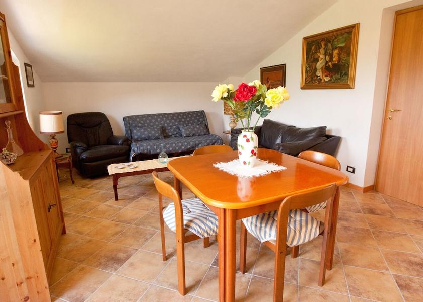 Liguria Sesta Godano Dining Area