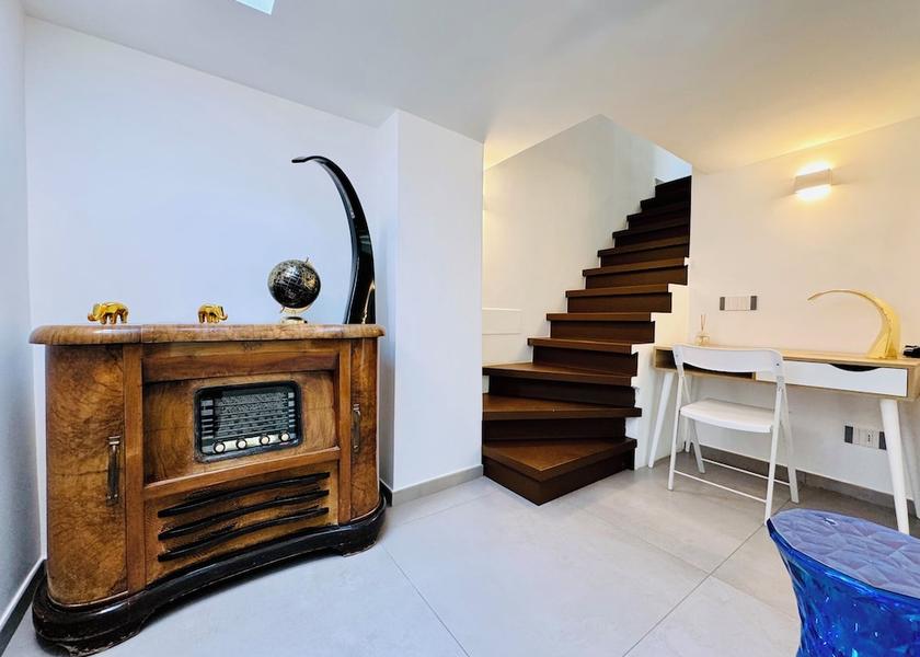 Campania Meta Interior Entrance