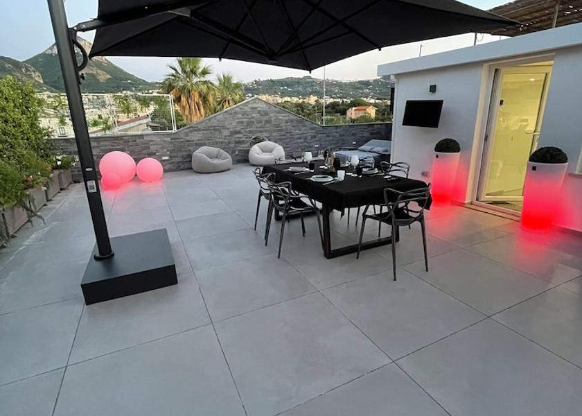 Campania Meta Exterior Detail