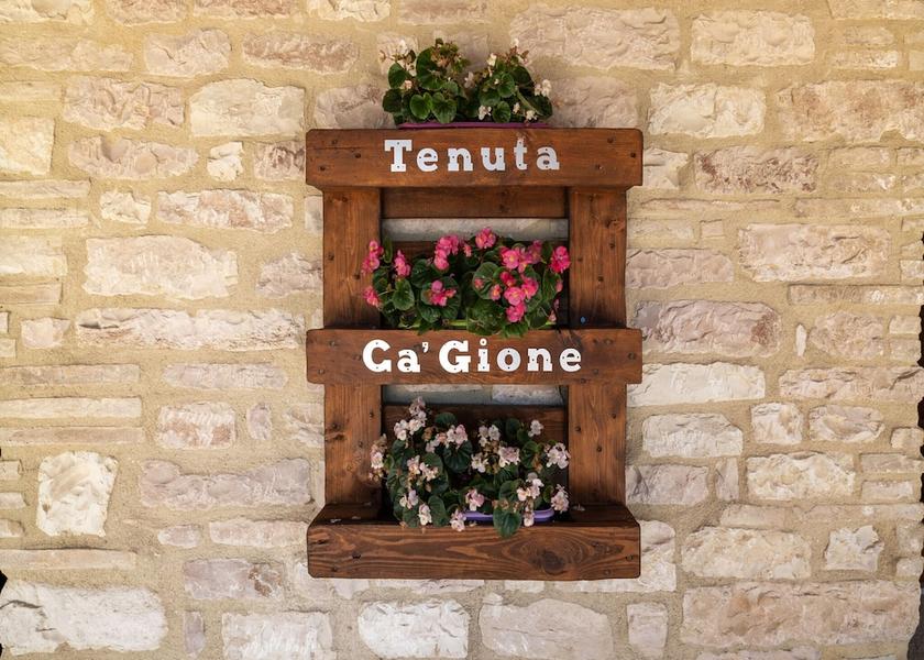 Marche Cagli Exterior Detail