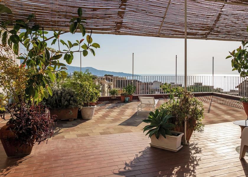 Campania Meta Terrace