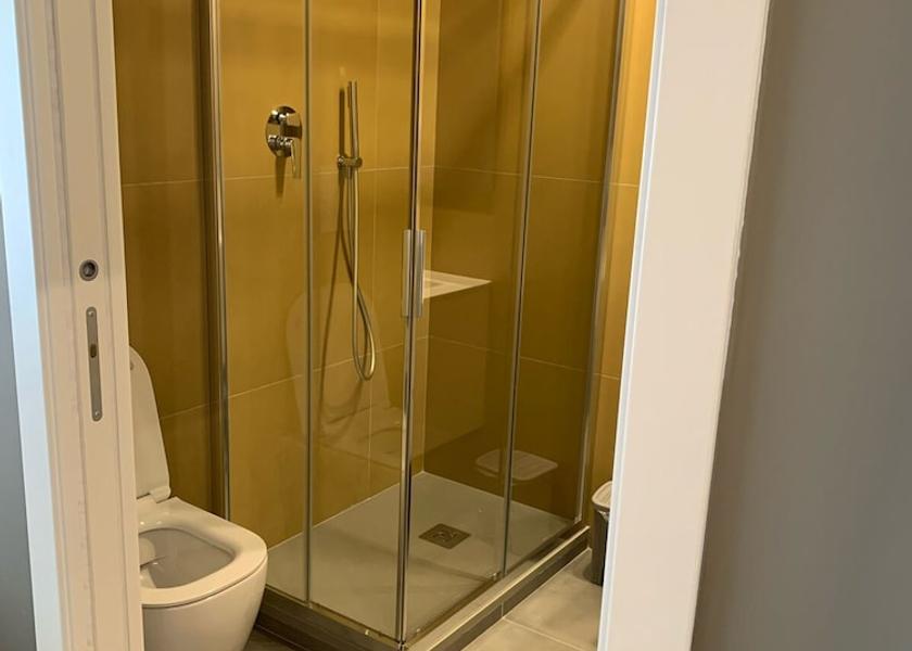 Campania Montecorvino Pugliano Bathroom