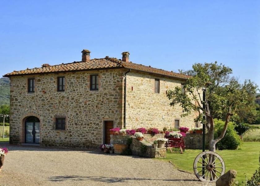 Tuscany Bucine Facade