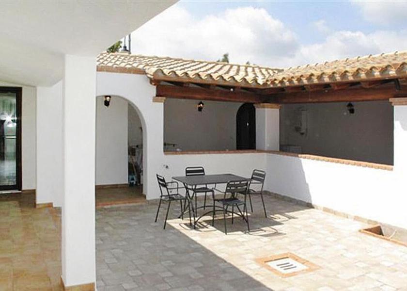 Sardinia Castiadas Dining Area