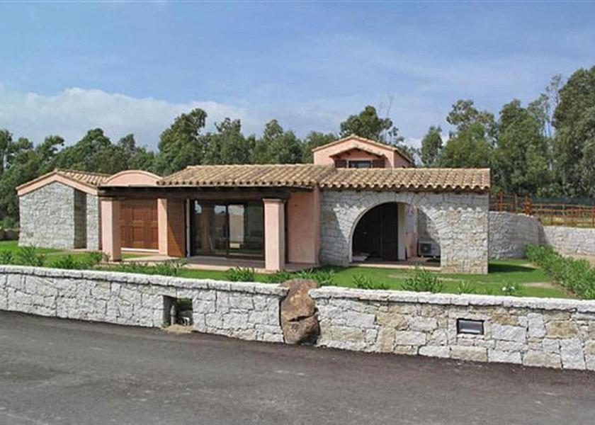 Sardinia Castiadas Exterior Detail