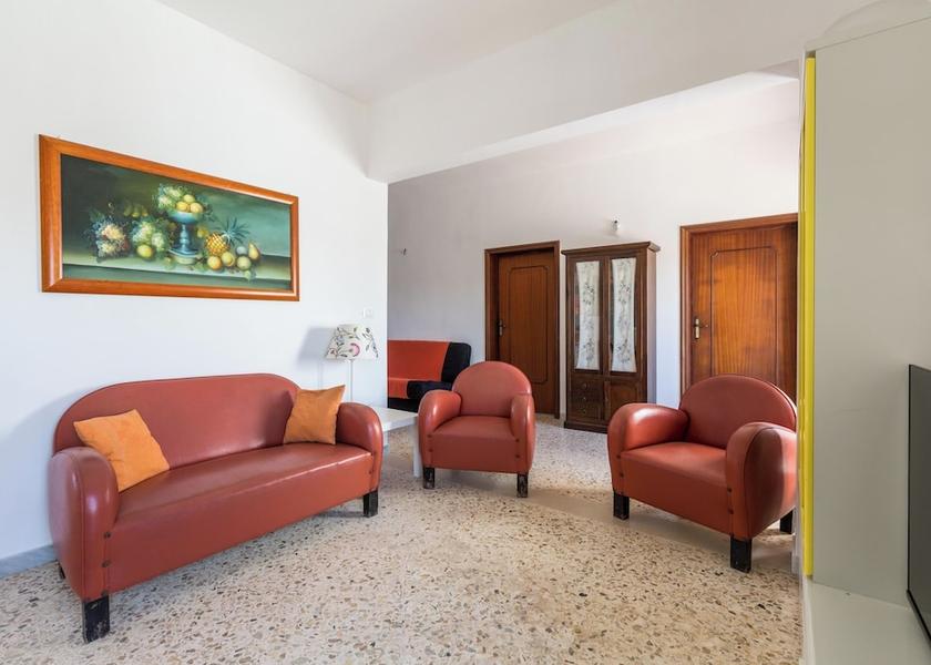 Puglia Lizzano Interior Entrance