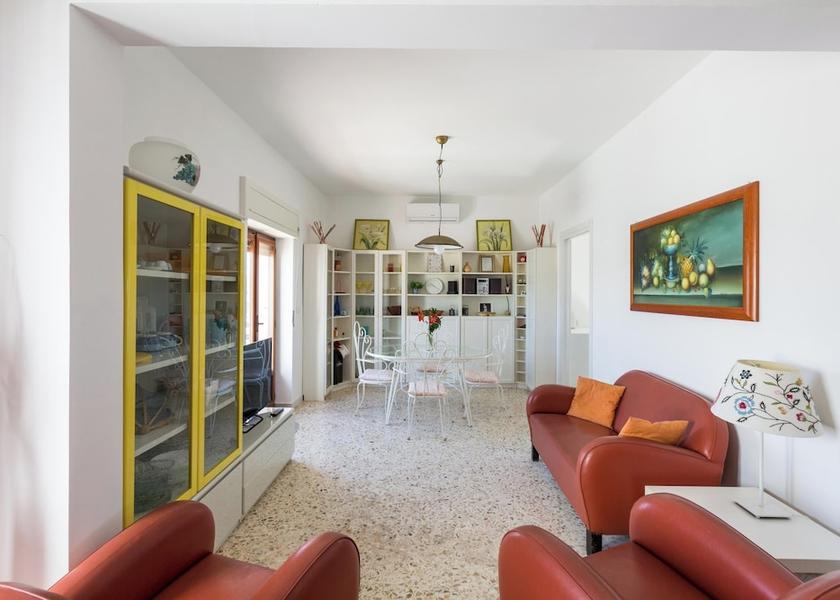 Puglia Lizzano Interior Entrance