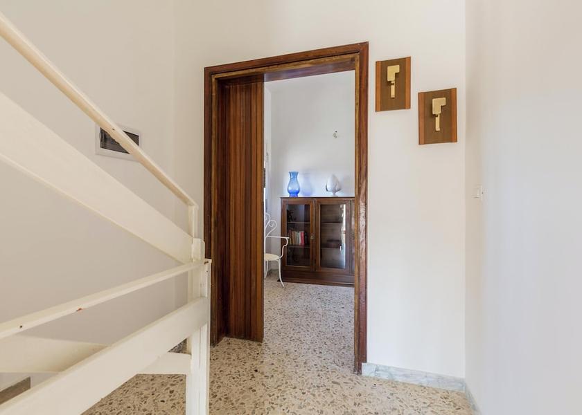 Puglia Lizzano Interior Entrance