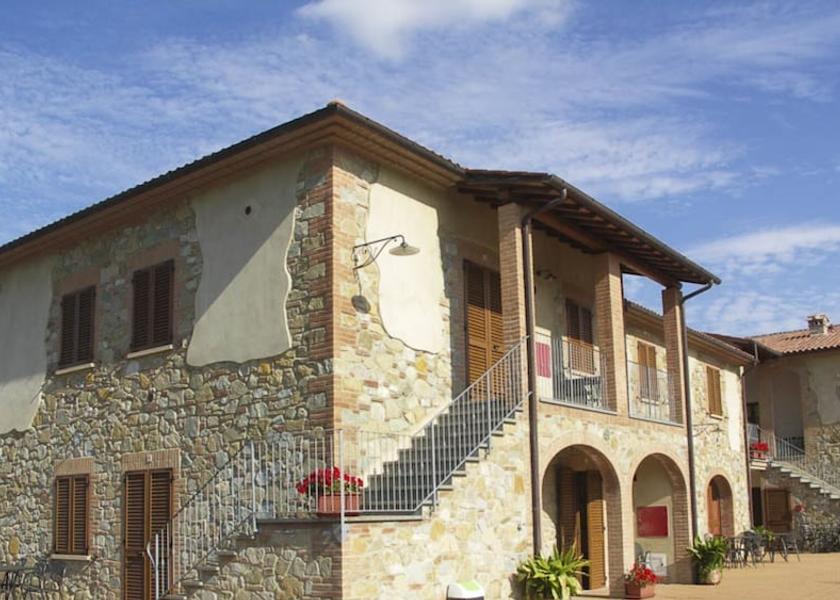 Tuscany Lajatico Facade