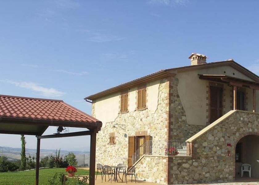 Tuscany Lajatico Facade