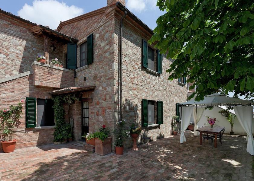 Tuscany Foiano della Chiana Exterior Detail