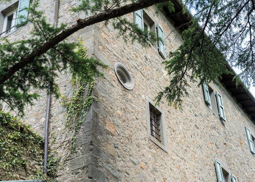 Tuscany Camporgiano Facade
