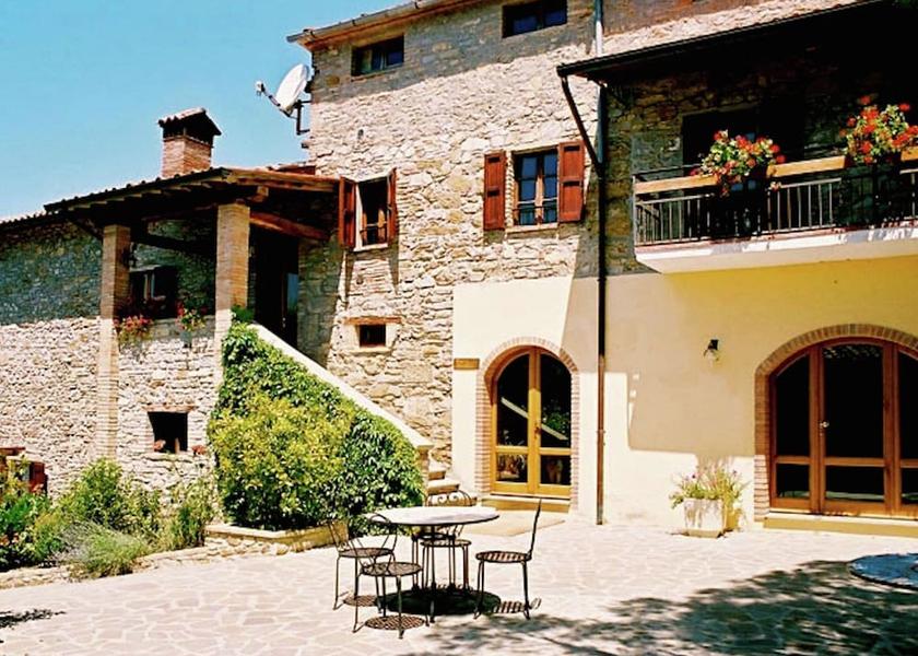 Umbria Monte Santa Maria Tiberina Exterior Detail