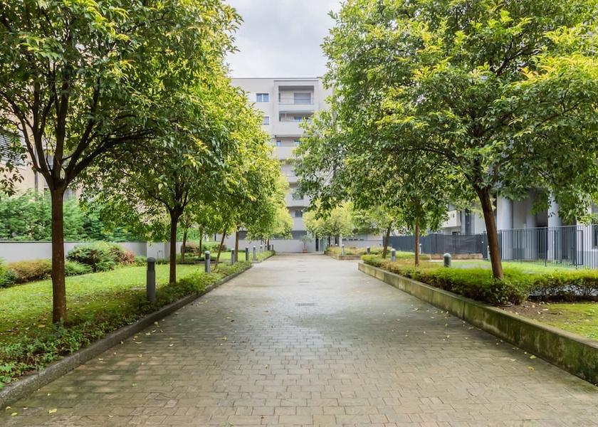 Lombardy Rozzano Room