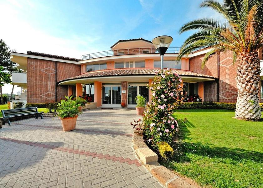 Tuscany Cecina Exterior Detail