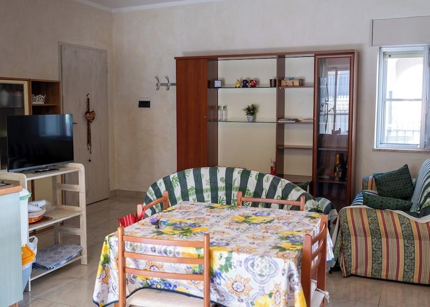 Calabria Gizzeria Kitchen