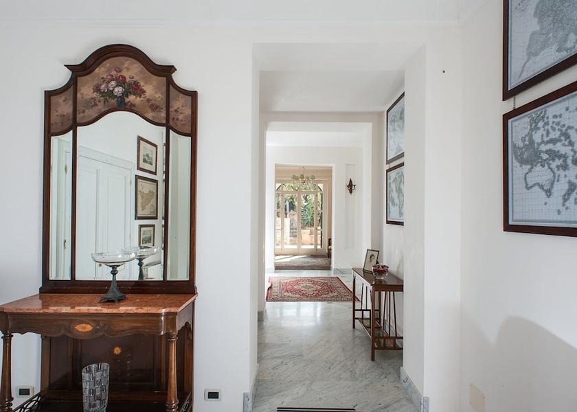 Sicily Paceco Interior Entrance