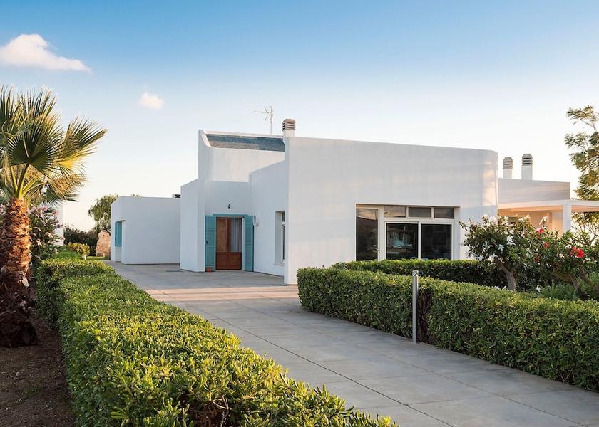 Sicily Paceco Exterior Detail