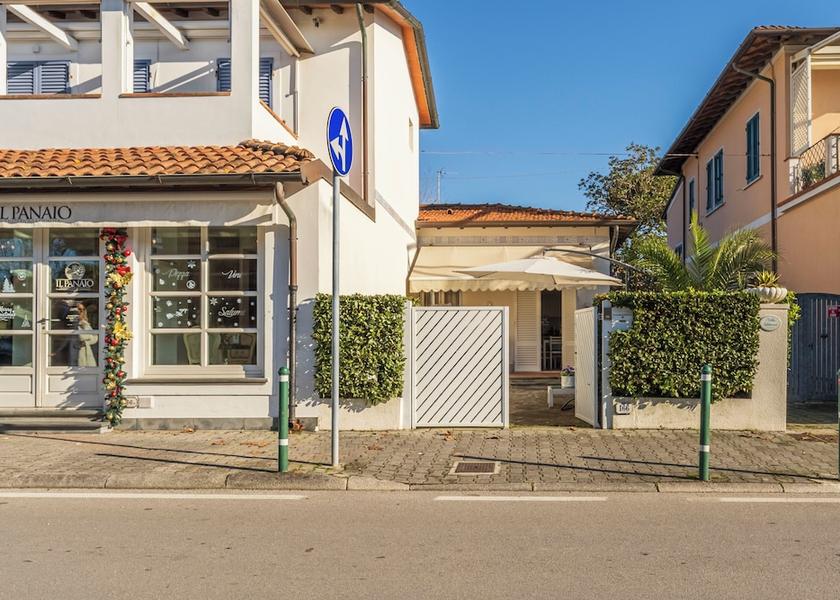 Tuscany Forte dei Marmi Facade