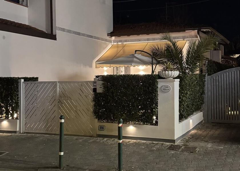 Tuscany Forte dei Marmi Facade