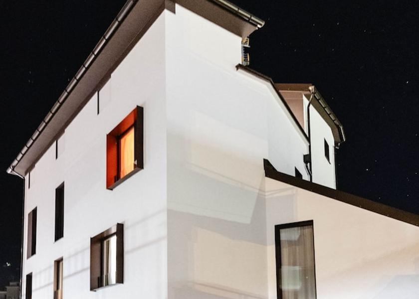 Lombardy Tirano Exterior Detail