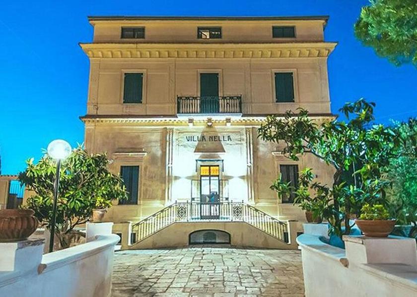 Puglia Sannicandro di Bari Facade