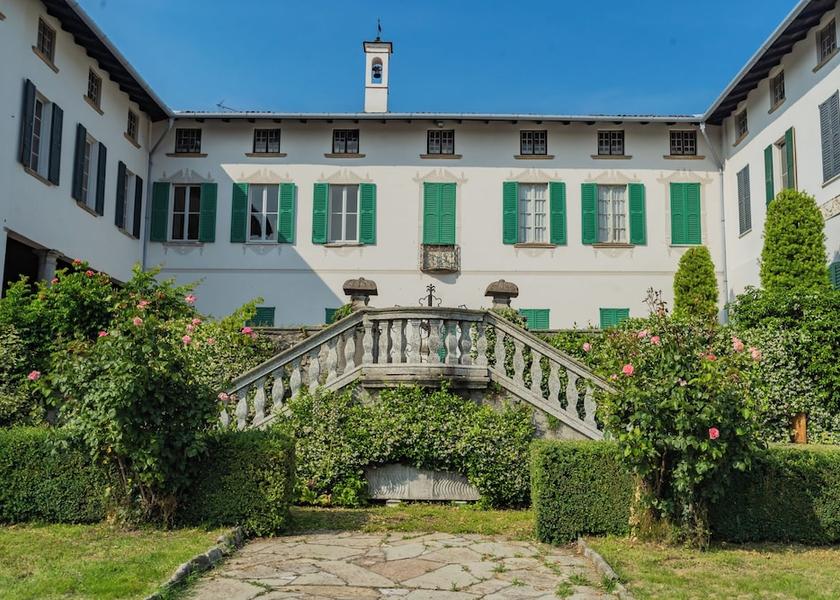 Lombardy San Fermo della Battaglia Room