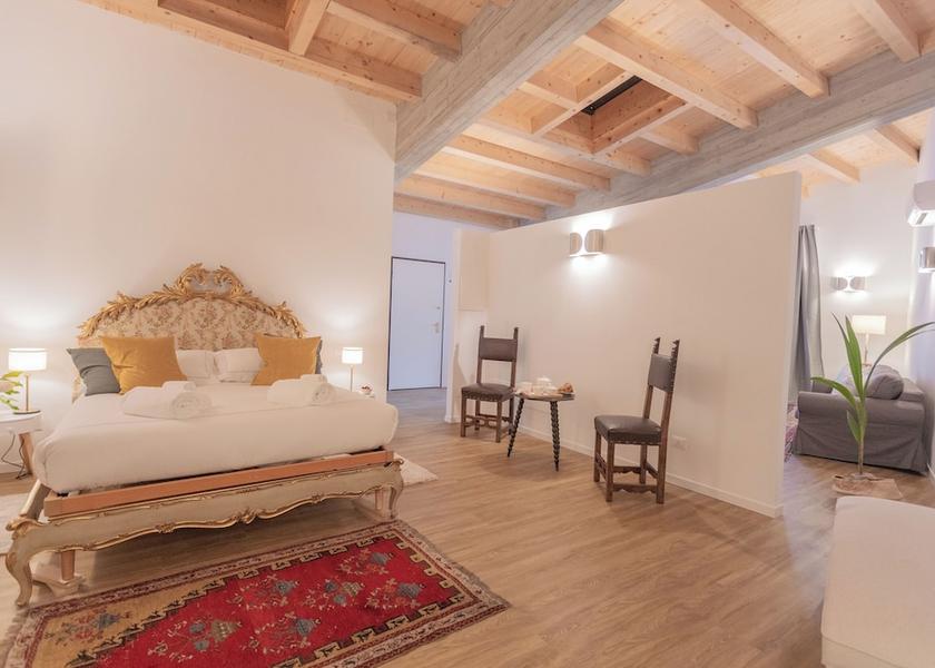 Lombardy San Fermo della Battaglia Room