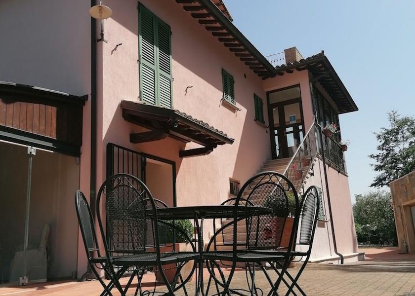 Umbria Valtopina Facade