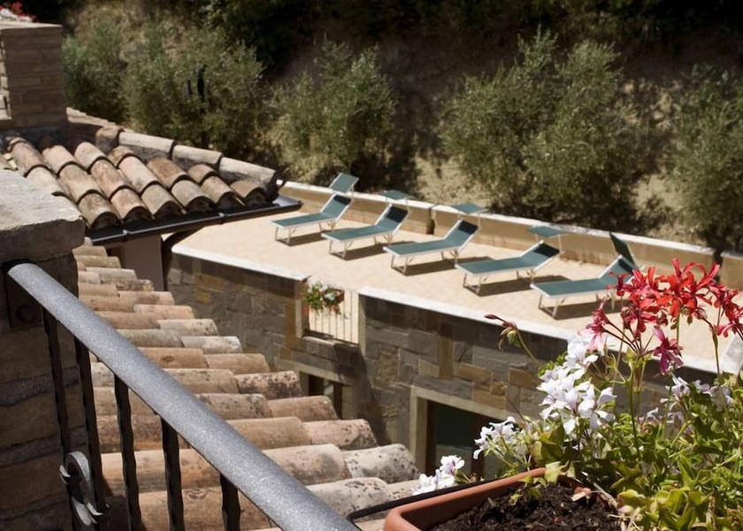Umbria Valtopina Facade