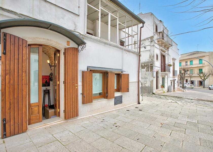 Puglia Noci Exterior Detail