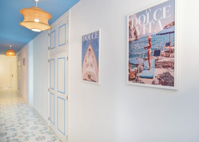 Campania Meta Interior Entrance